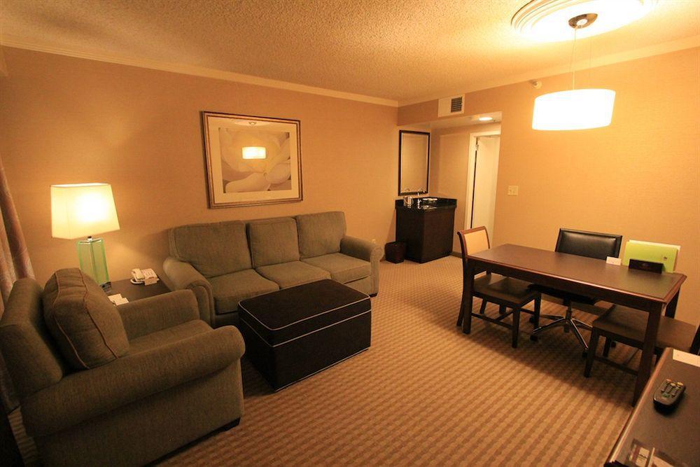 Doubletree By Hilton Salt