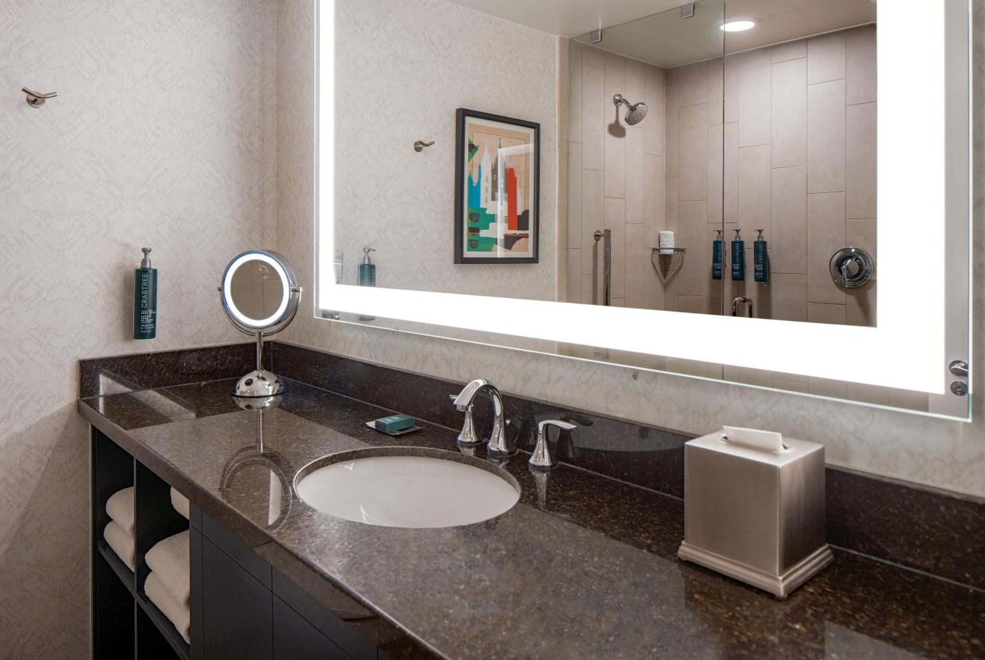 Doubletree By Hilton Salt Salt Lake City