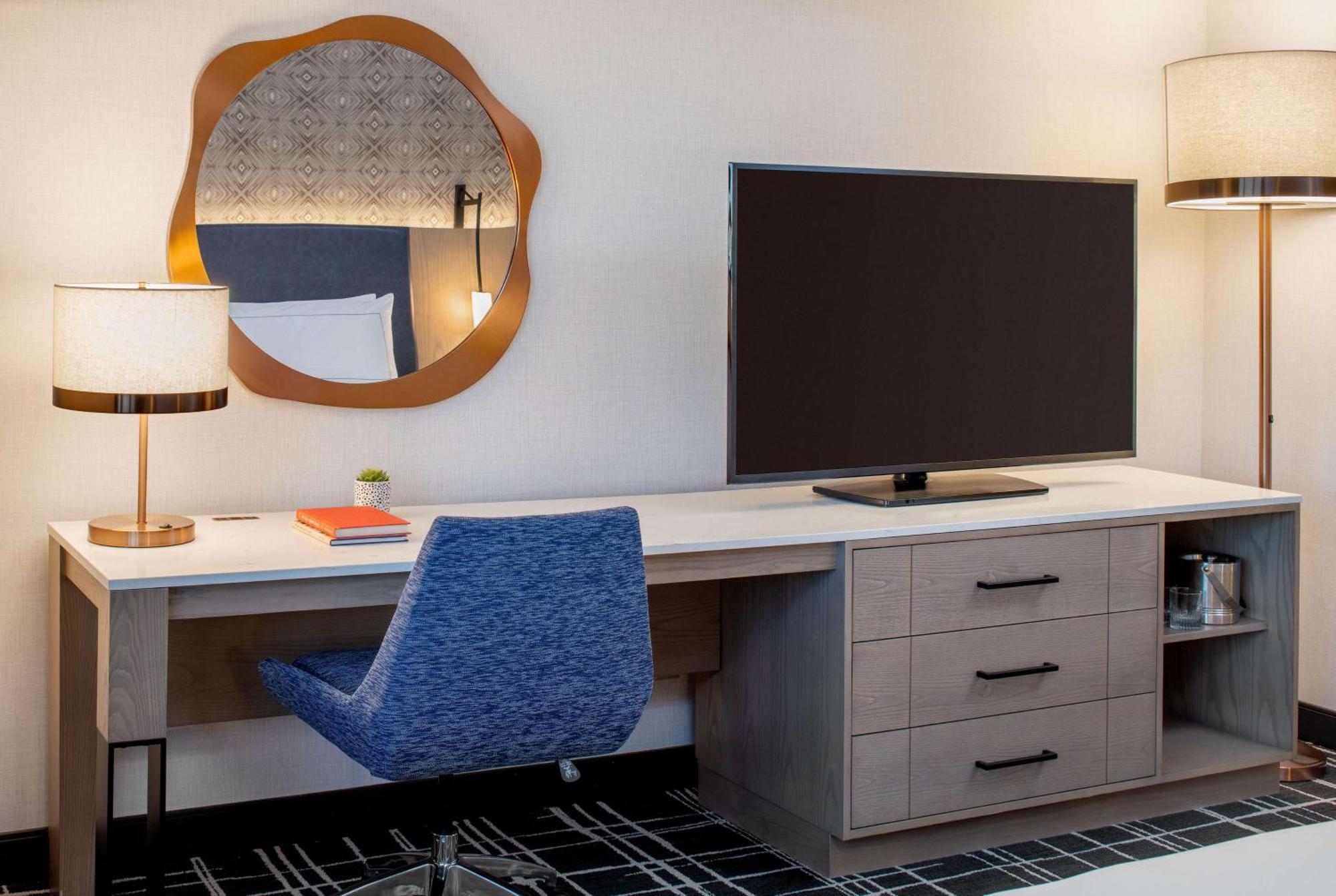 Doubletree By Hilton Salt Salt Lake City