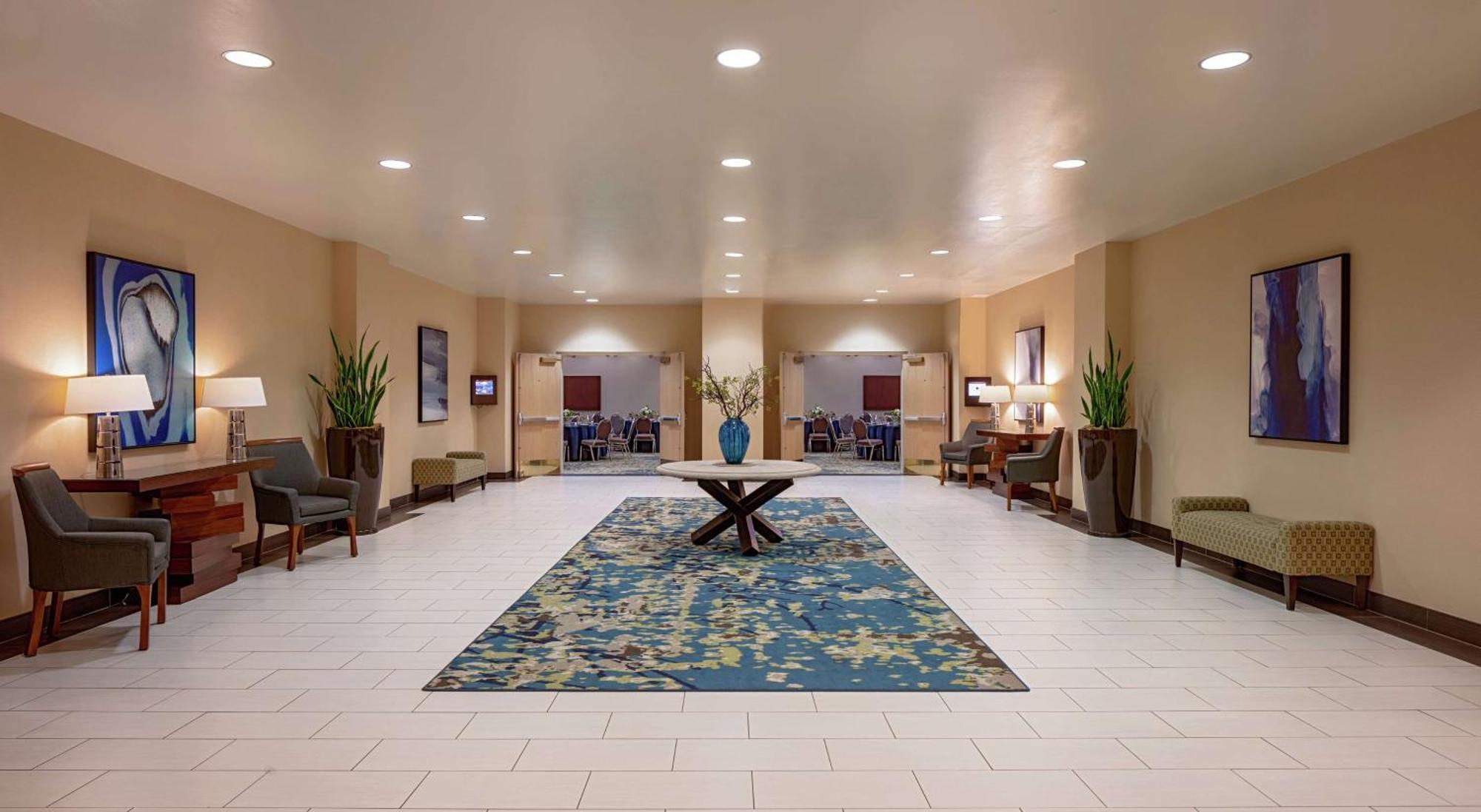 Doubletree By Hilton Salt