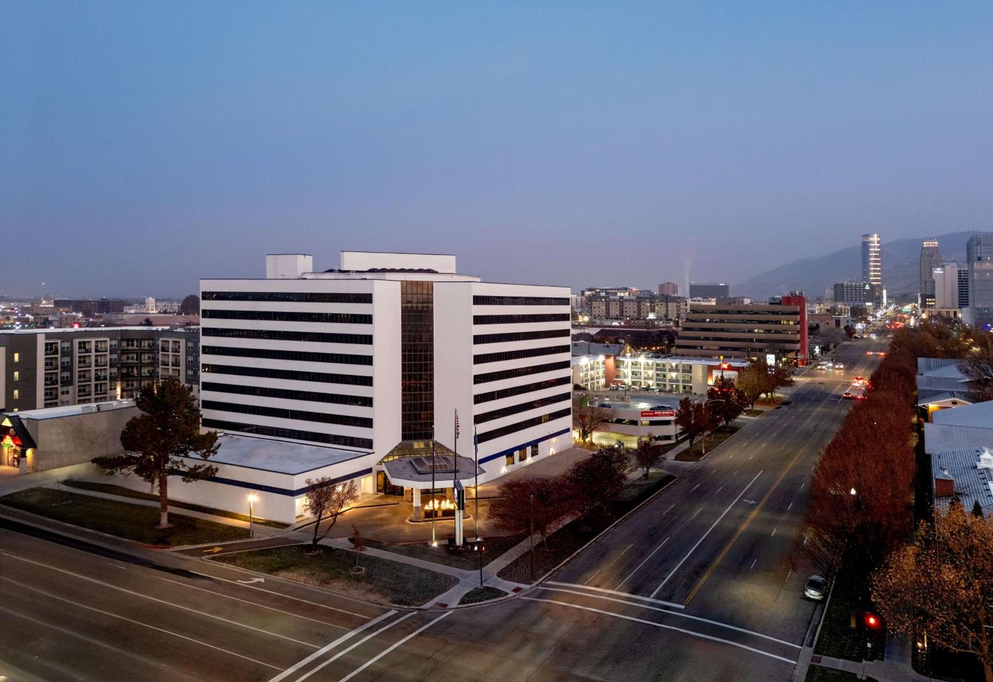 Hotel Doubletree By Hilton Salt